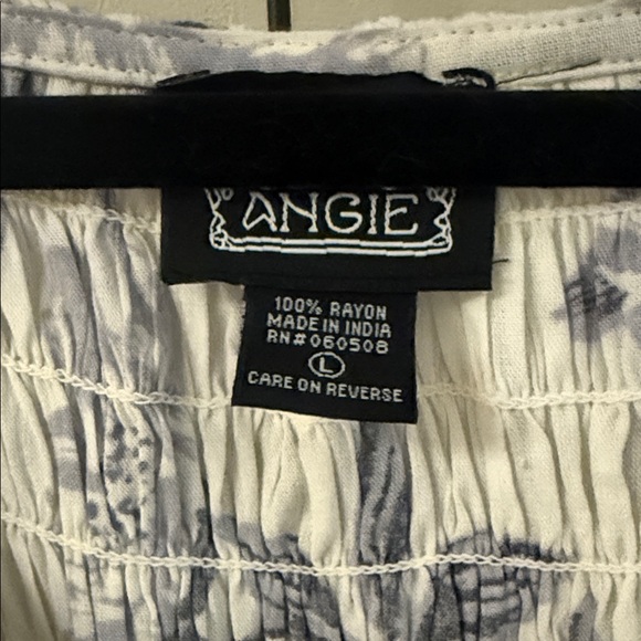 Angie Women's Floral White and Blue Top Size L - Picture 2 of 4